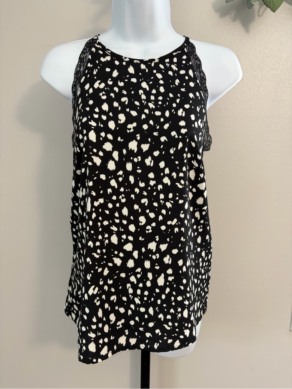 eesome Black & White Printed Halter Tank with Lace Sides - Picture 13 of 16